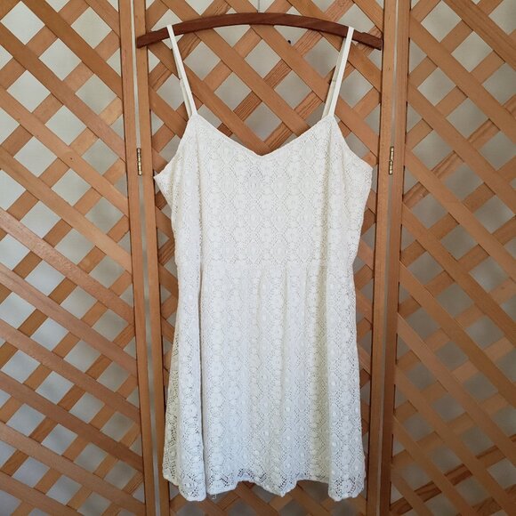 Volcom Lace Boho Size Medium Off White Spaghetti Strap Mini Babydoll Dress - Picture 1 of 7